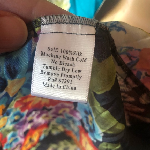 Johnny Was large limono 100% silk - Picture 8 of 9